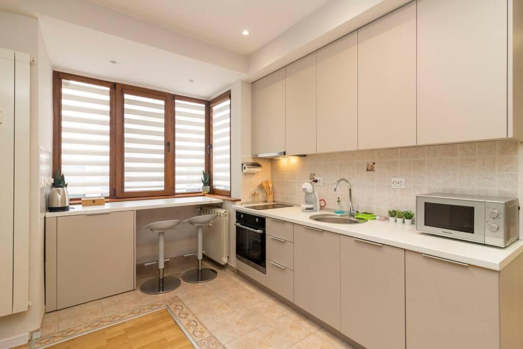 Spacious Aristocratic Apt. With A Colourful View Sofia Exterior photo
