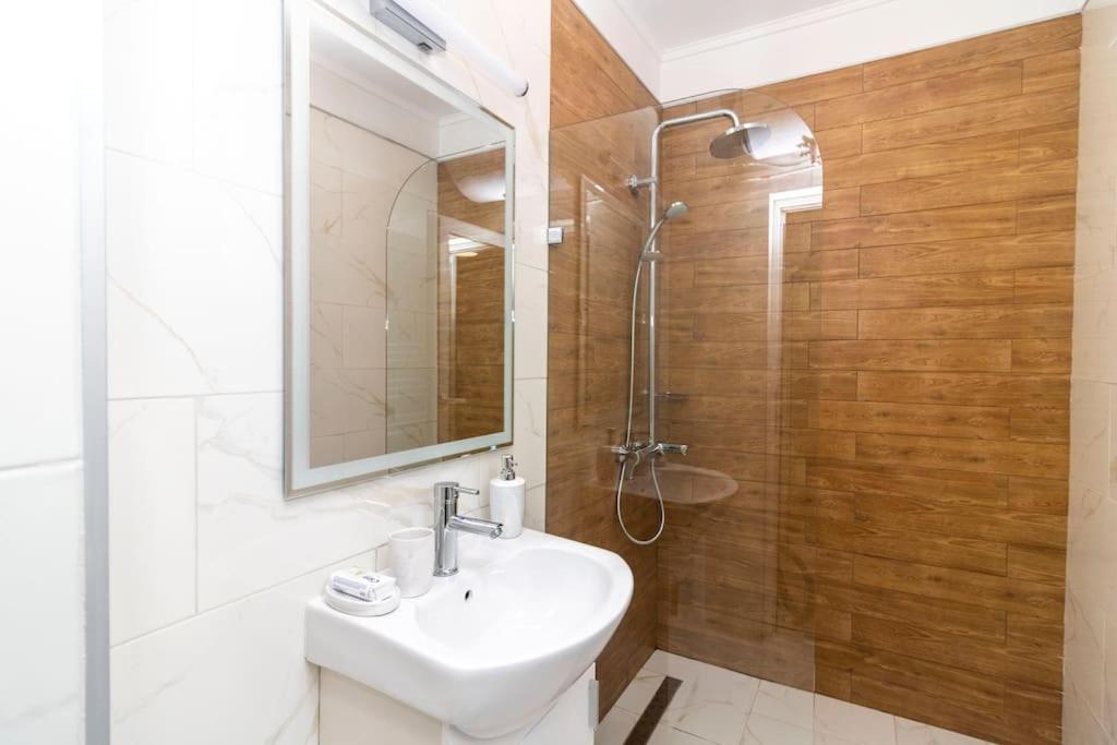 Spacious Aristocratic Apt. With A Colourful View Sofia Exterior photo