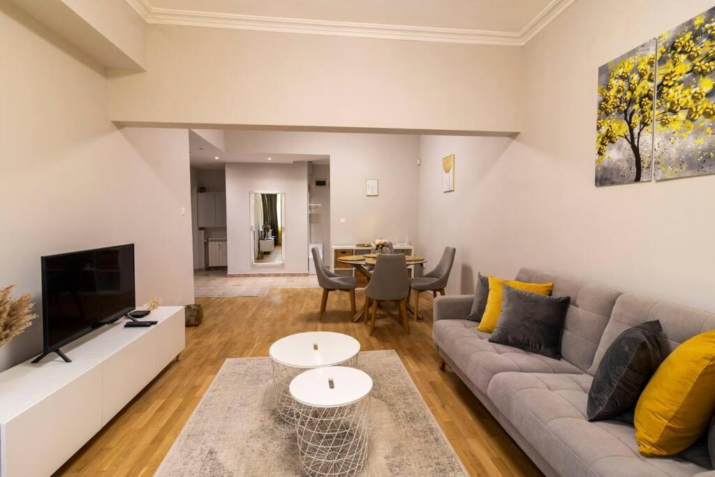 Spacious Aristocratic Apt. With A Colourful View Sofia Exterior photo