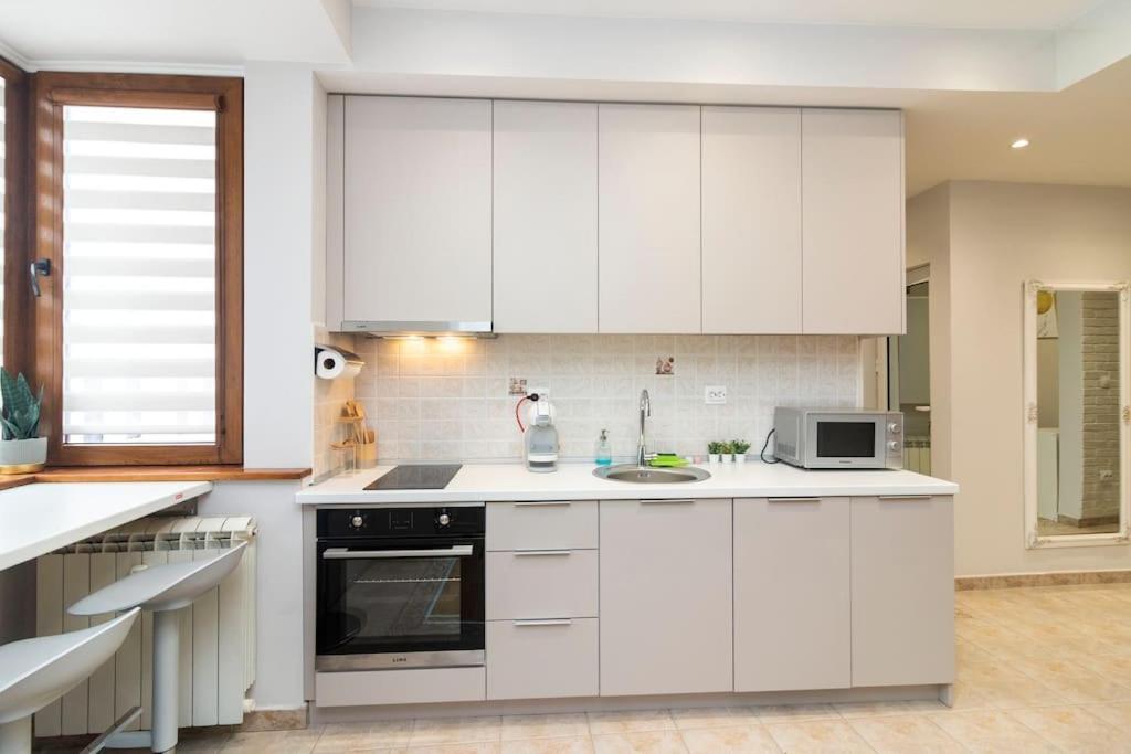 Spacious Aristocratic Apt. With A Colourful View Sofia Exterior photo